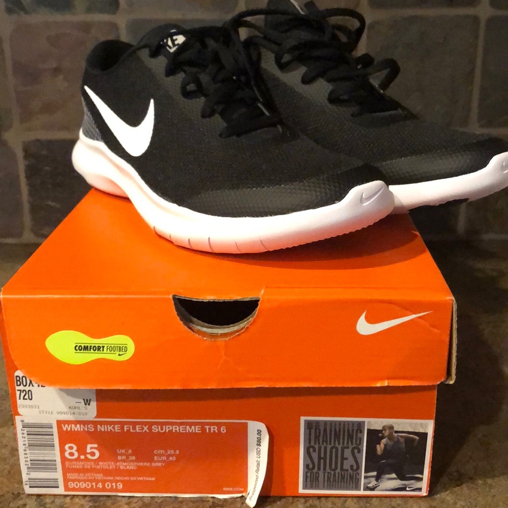 NIKE FLEX SUPREME TR 6